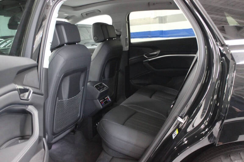 2024 Audi Q8 e-tron quattro Premium