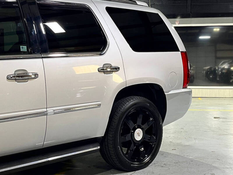 2010 Cadillac Escalade Luxury