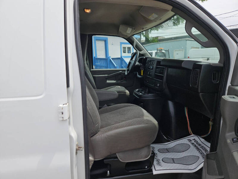 2017 GMC Savana 3500