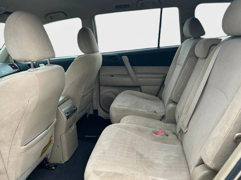 2012 Toyota Highlander SE