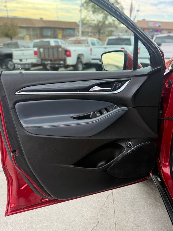 2023 Buick Enclave Essence