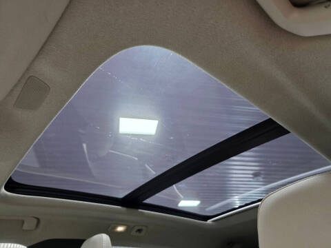 2024 Volvo XC40 B5 Plus Bright Theme