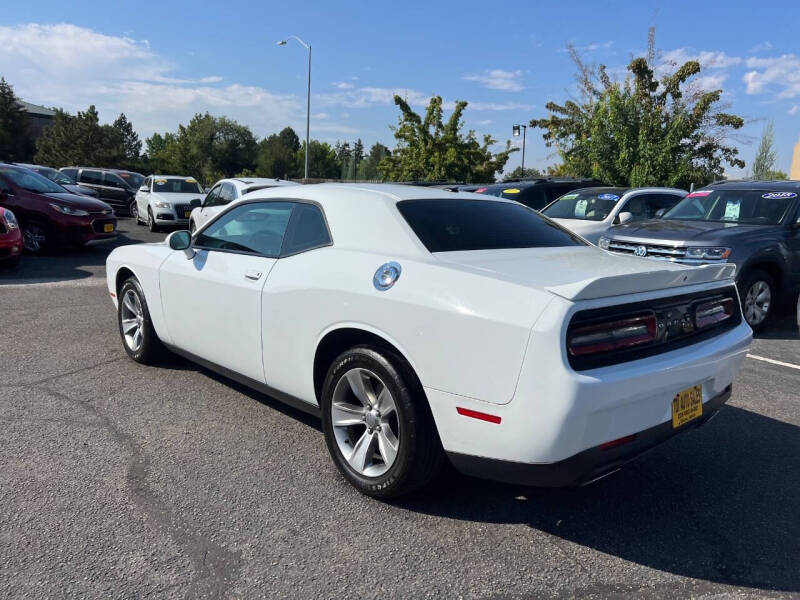 2018 Dodge Challenger SXT Plus