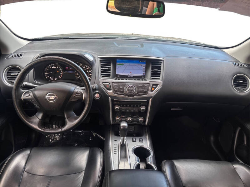 2020 Nissan Pathfinder SL