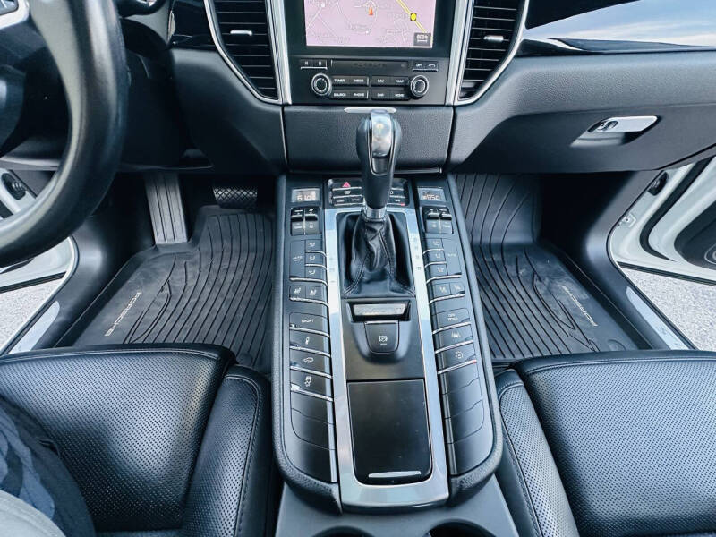 2017 Porsche Macan S