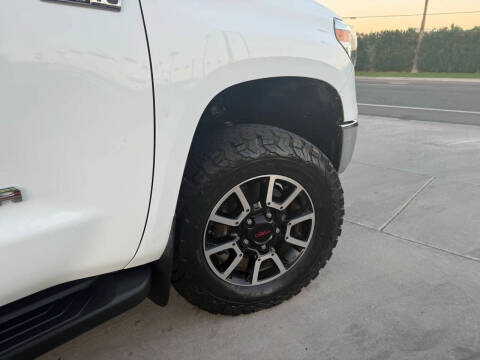 2014 Toyota Tundra SR5