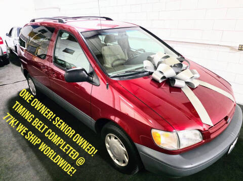 1999 Toyota Sienna LE