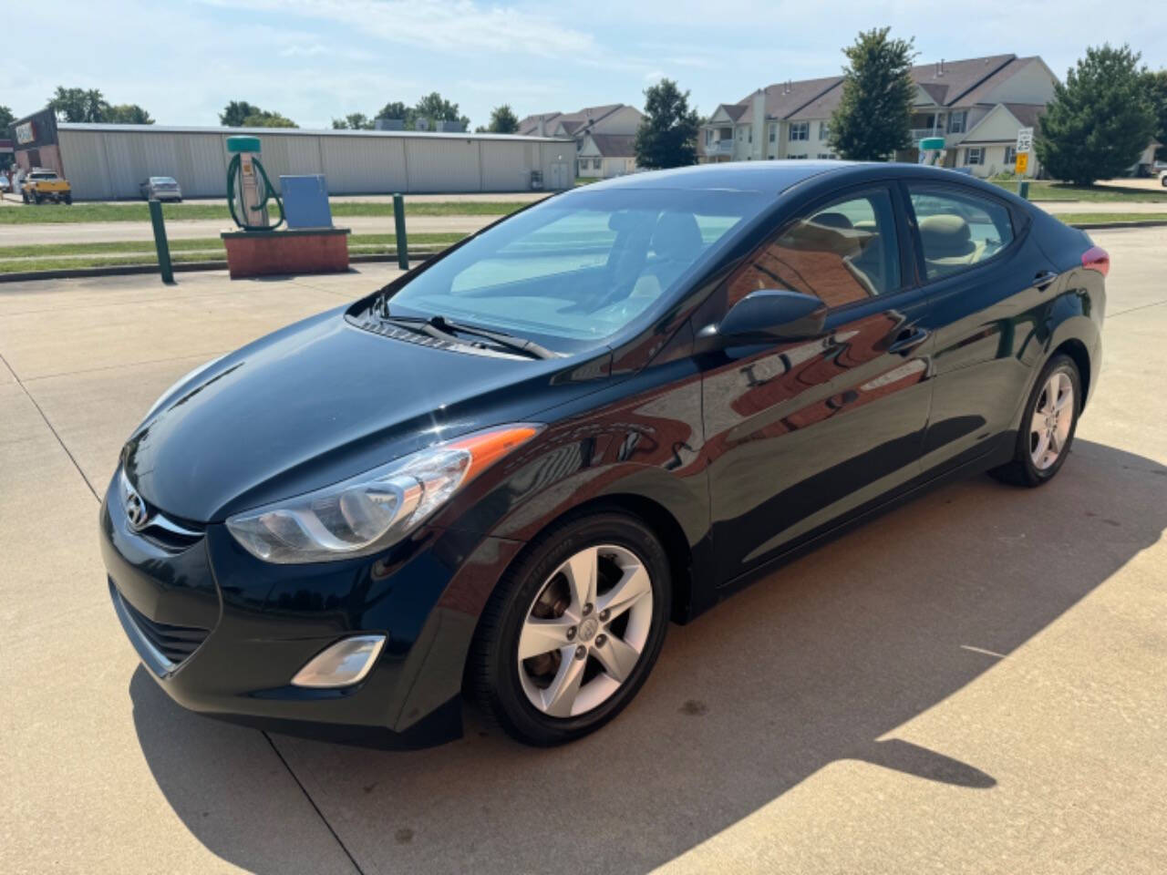 2013 Hyundai ELANTRA for sale at Illinois Auto Wholesalers in Tolono, IL