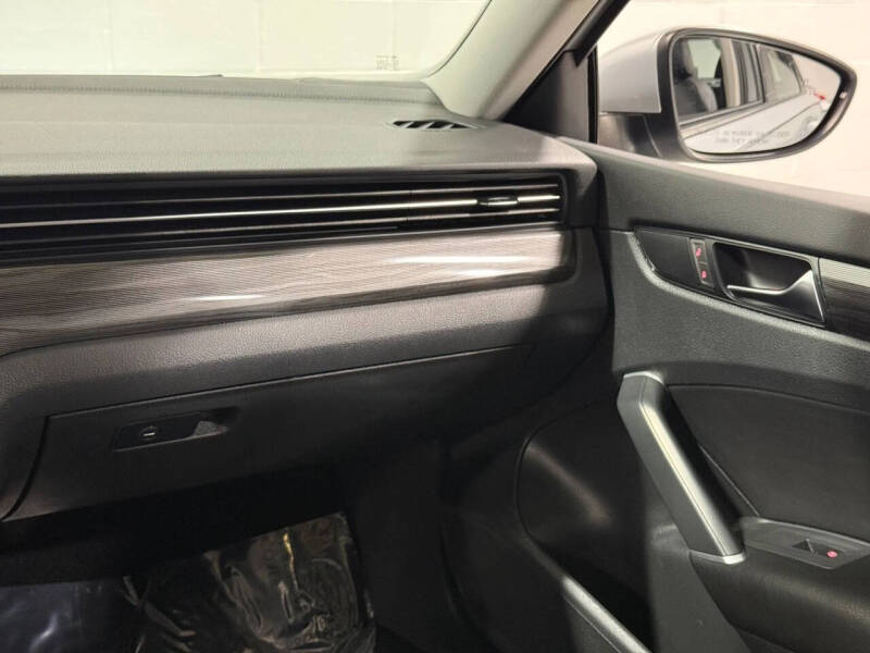 2020 Volkswagen Passat R-Line