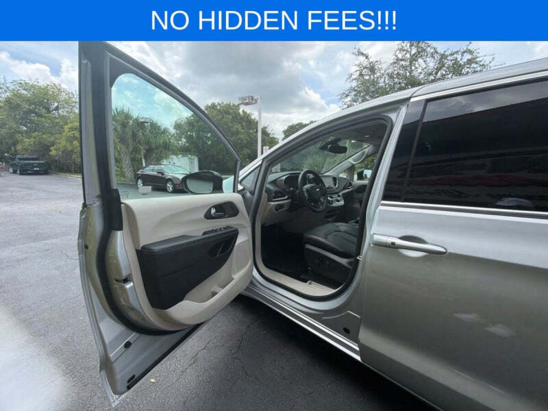 2024 Chrysler Pacifica Touring L