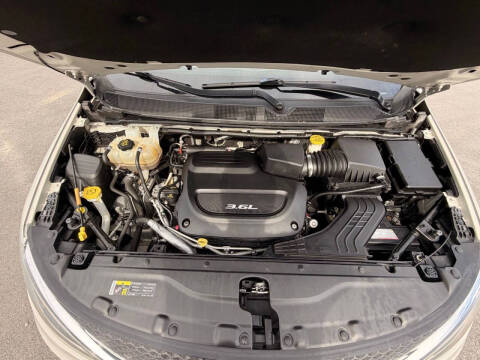 2017 Chrysler Pacifica Touring-L Plus
