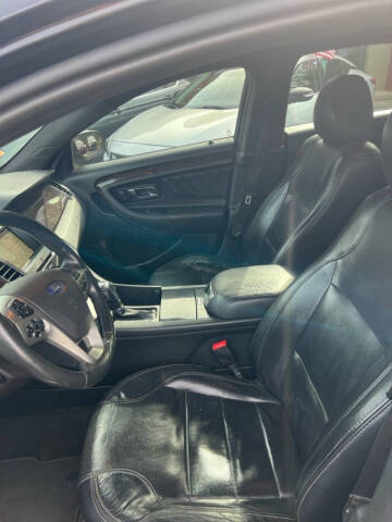 2018 Ford Taurus Limited