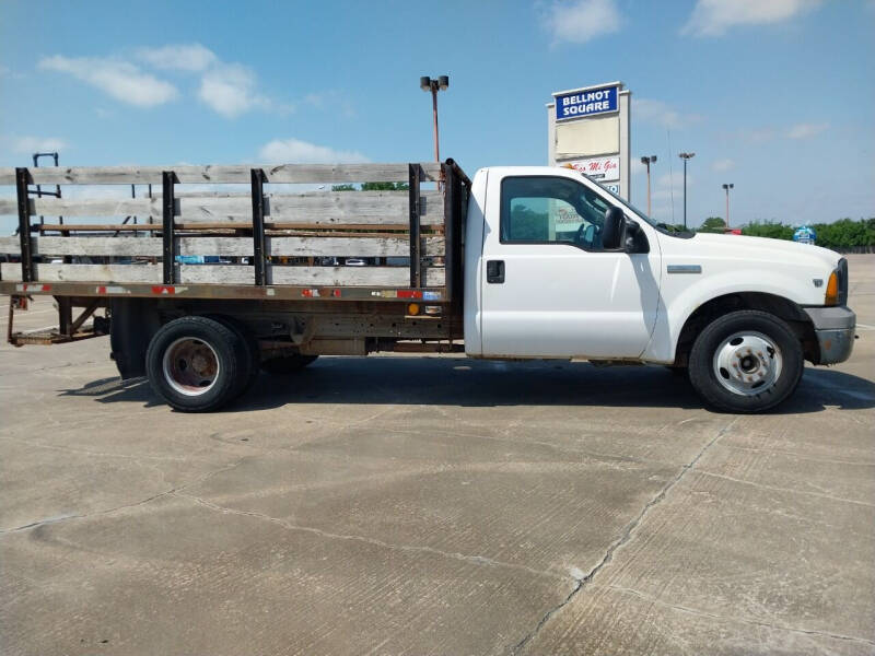 2005 Ford F-350 Super Duty Chassis Cab null photo 11