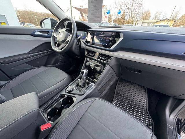 2024 Volkswagen Taos SE 4Motion