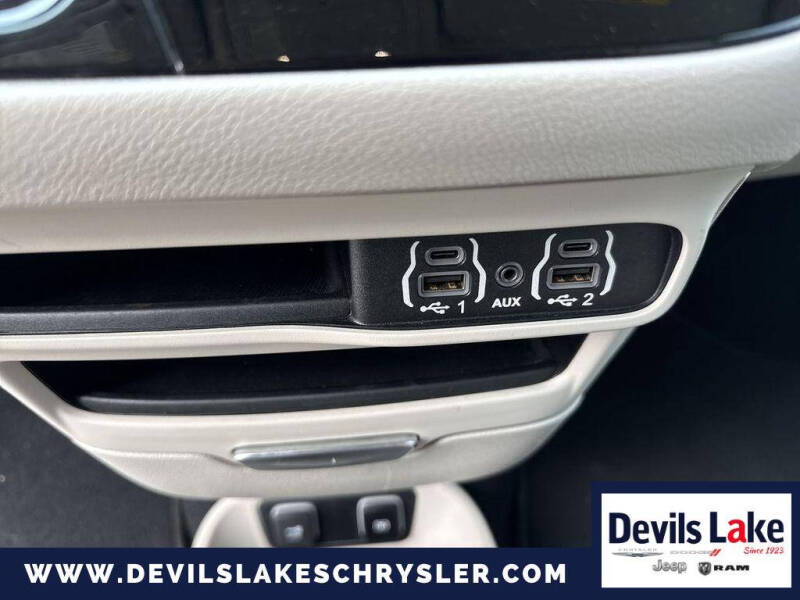 2021 Chrysler Pacifica Touring L