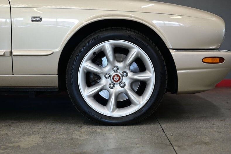 1999 Jaguar XJR