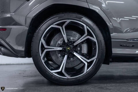 2025 Lamborghini Urus SE