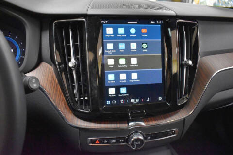 2024 Volvo XC60 B5 Plus Dark Theme