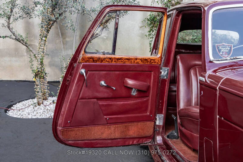 1954 Bentley R-Type Saloon