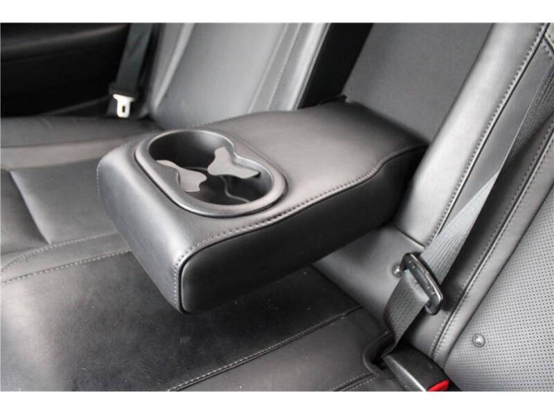 2015 Dodge Challenger SXT Plus