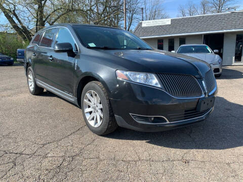 2015 Lincoln MKT Town Car for sale at MEDINA WHOLESALE LLC in Wadsworth OH