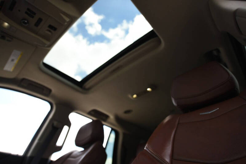 2017 Cadillac Escalade Luxury