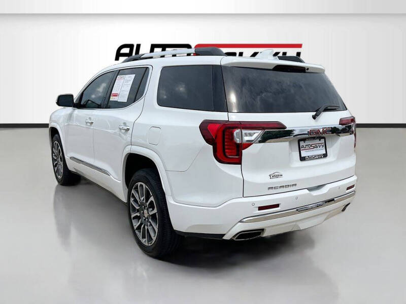 2022 GMC Acadia Denali
