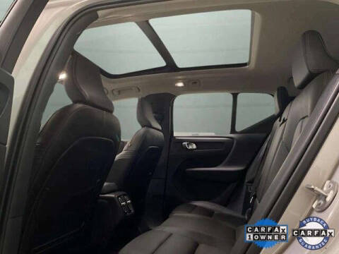 2025 Volvo XC40 B5 Plus Bright Theme