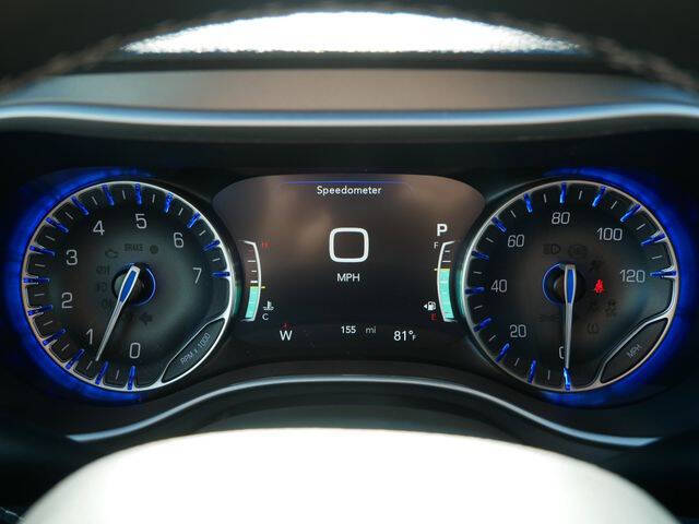2027 Chrysler Pacifica Select