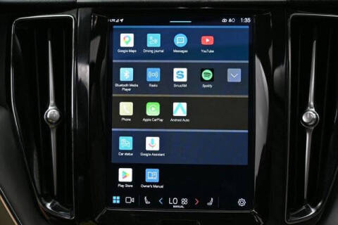 2024 Volvo XC60 B5 Core Dark Theme