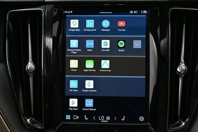 2024 Volvo XC60 B5 Core Dark Theme