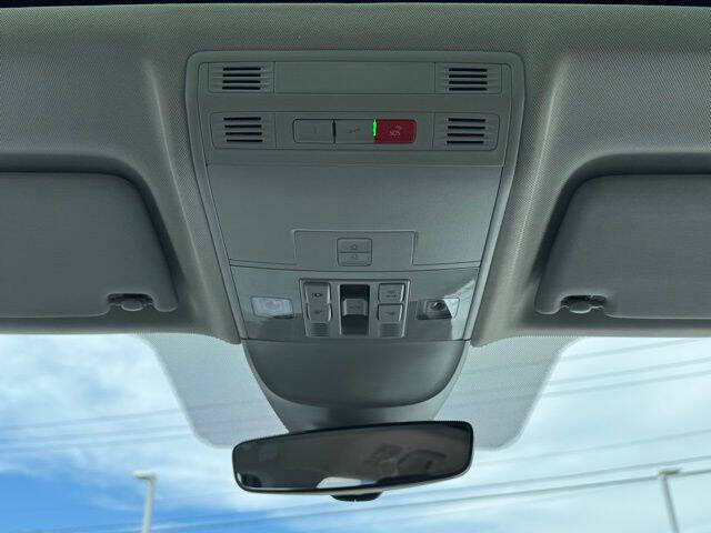 2025 Volkswagen Taos SE 4Motion