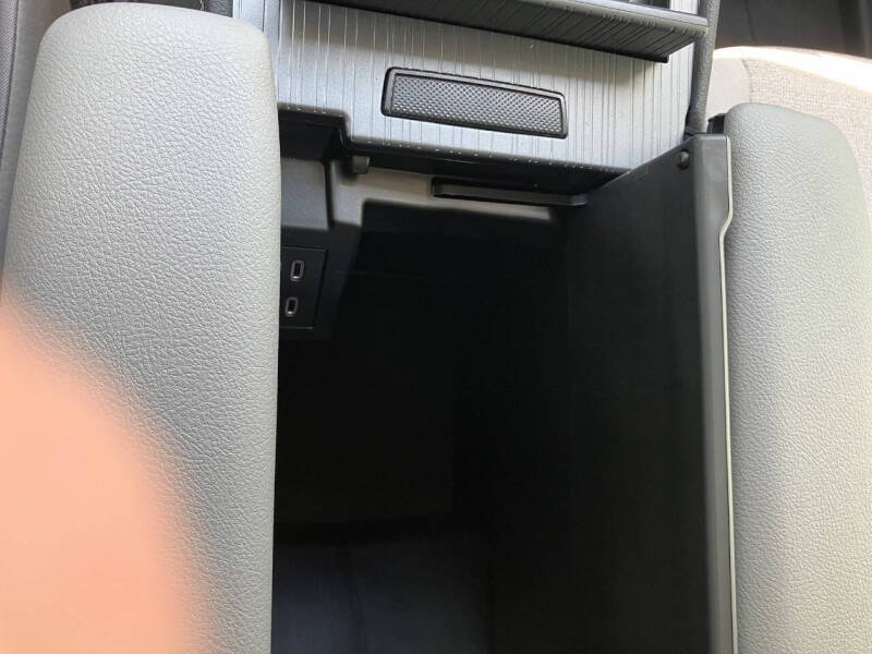 2026 Toyota Sienna LE 8-Passenger