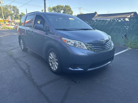 2017 Toyota Sienna LE 7-Passenger