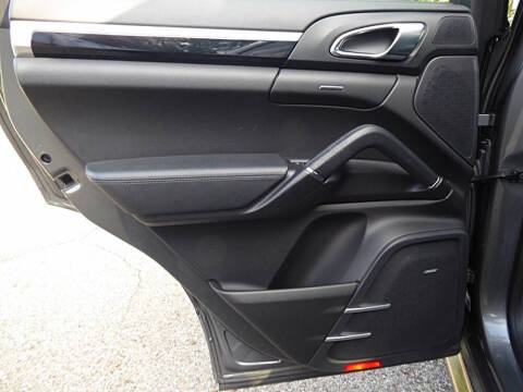 2014 Porsche Cayenne GTS