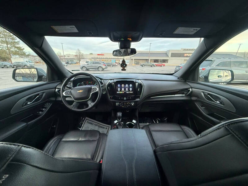 2023 Chevrolet Traverse LT Leather