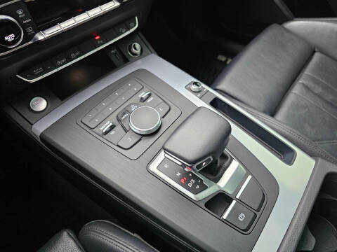 2020 Audi Q5 quattro Premium 45 TFSI