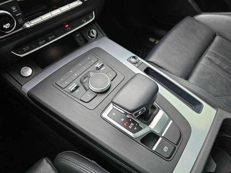 2020 Audi Q5 quattro Premium 45 TFSI