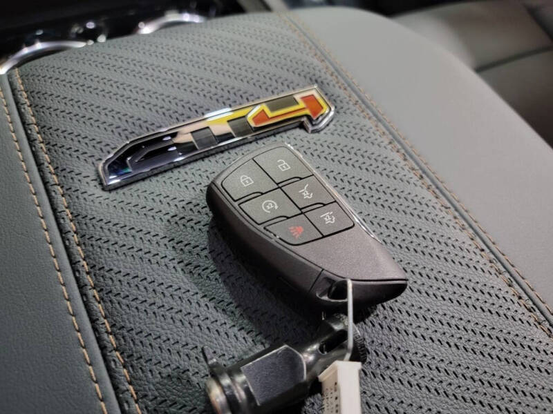 2025 GMC Yukon XL AT4