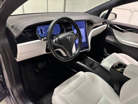 2019 Tesla Model X Standard Range