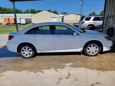 2014 Chrysler 200 for sale at Auto Guarantee, LLC in Eunice LA