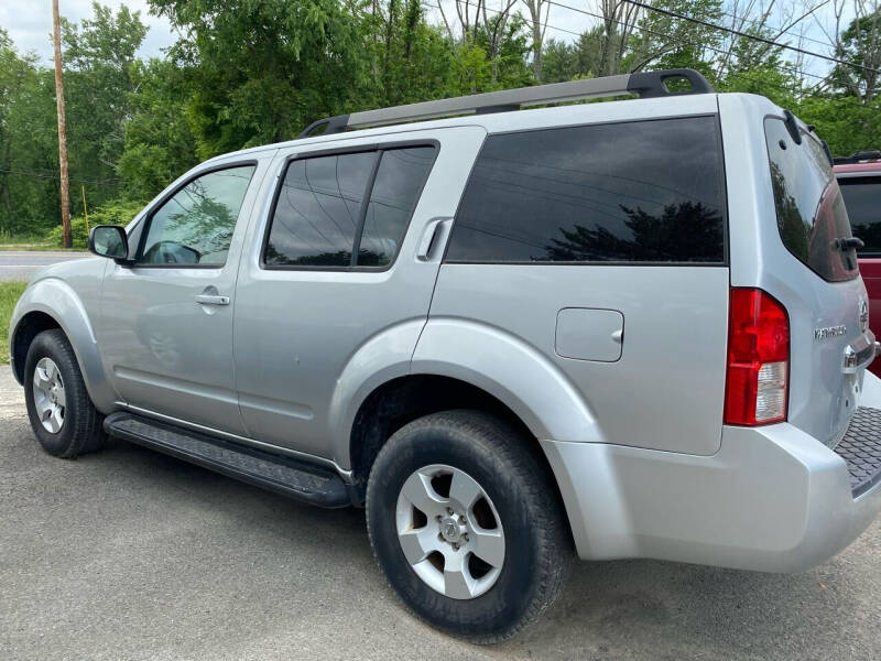2009 Nissan Pathfinder LE