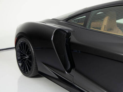 2023 McLaren GT