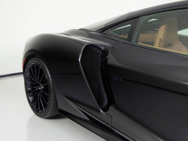 2023 McLaren GT