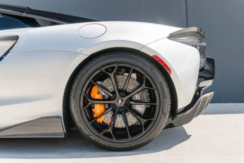 2023 McLaren Artura