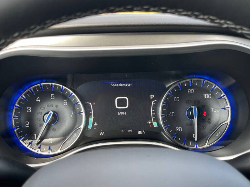 2027 Chrysler Pacifica LX