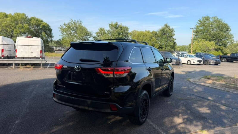 2019 Toyota Highlander LE