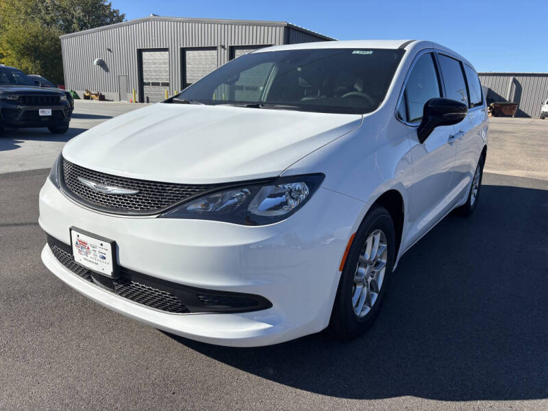2026 Chrysler Voyager LX