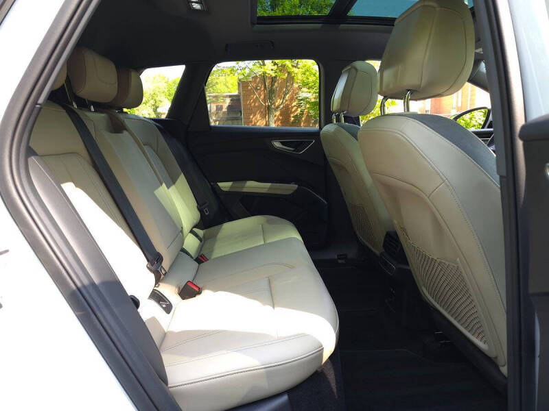 2023 Audi Q4 e-tron quattro Premium 50