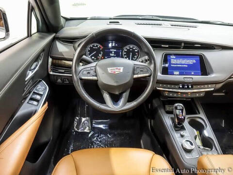 2022 Cadillac XT4 Premium Luxury